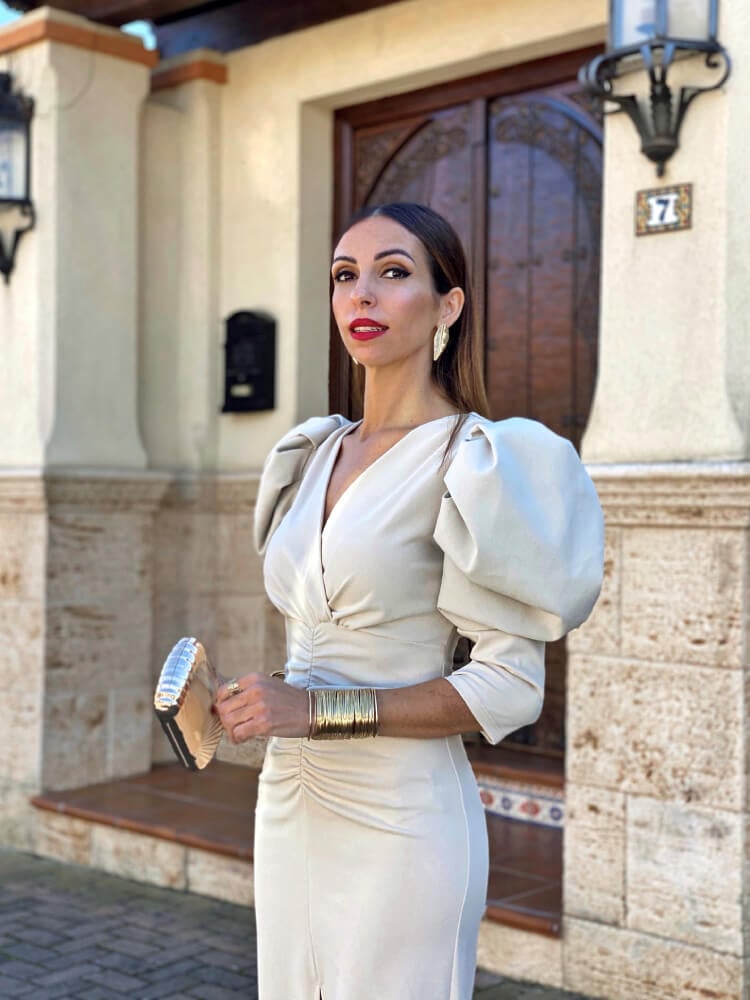 Vestido elástico beige