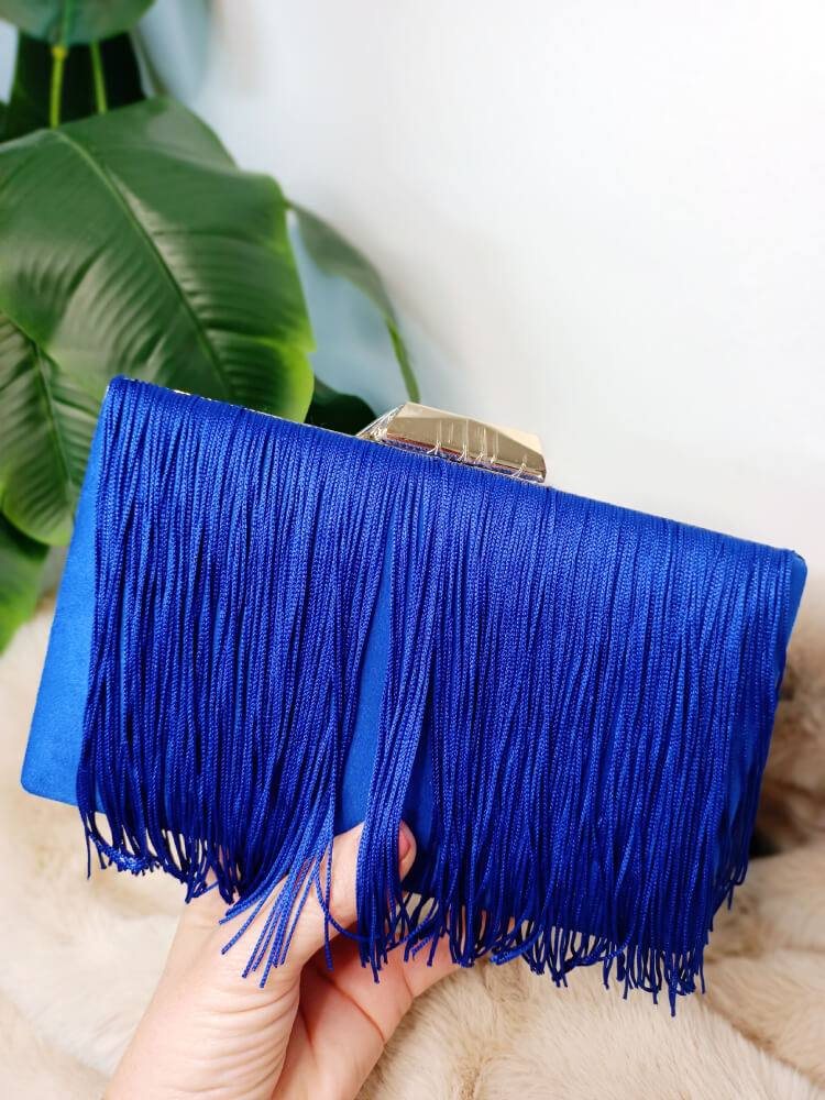 Bolso azul con flecos