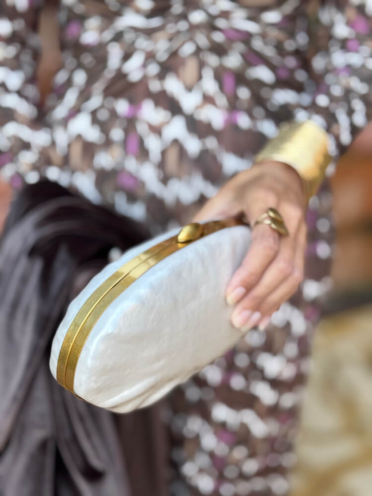 Bolso Blanco Perlado Rígido
