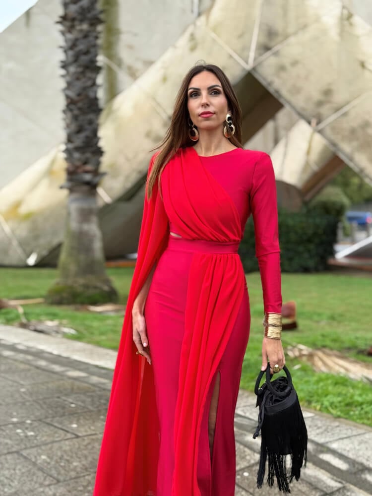 Vestido Rojo Hombreras Marcadas