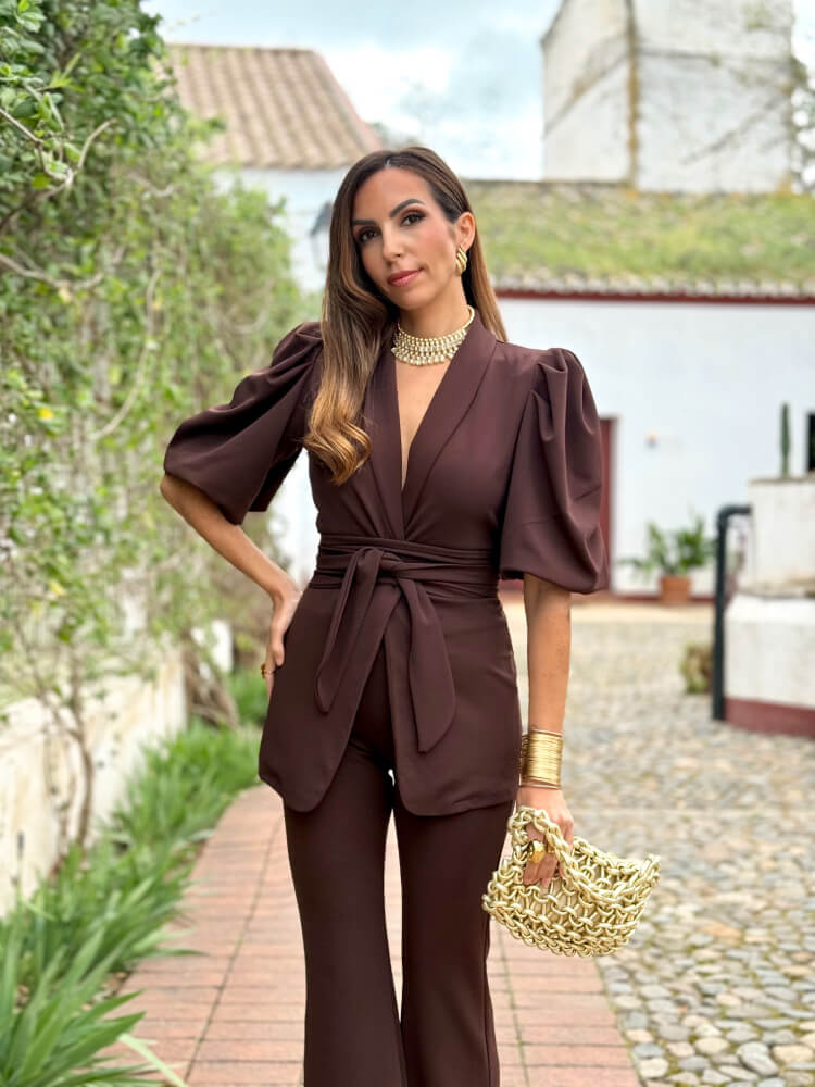 Conjunto Marrón Elegante Para Eventos
