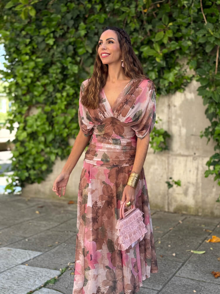 Vestido estampado de flores con escote en V favorecedor