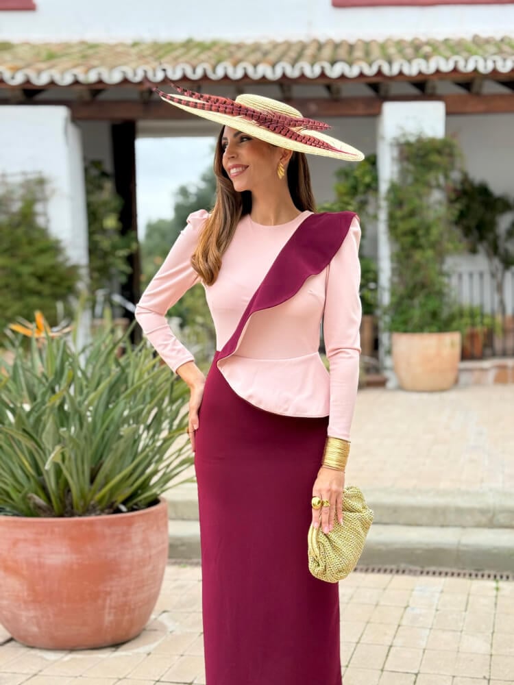 Vestido de invitada bicolor rosa y buganvilla detalle volantes cruzados