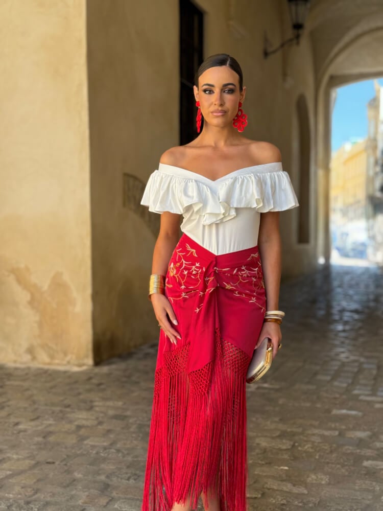 Falda Roja Con Bordados Artesanales Y Cremallera