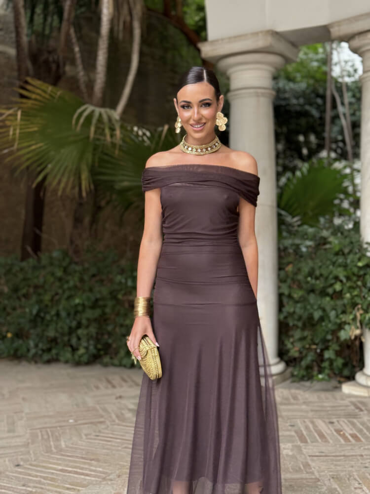 Vestido marrón en gasa y semitransparente
