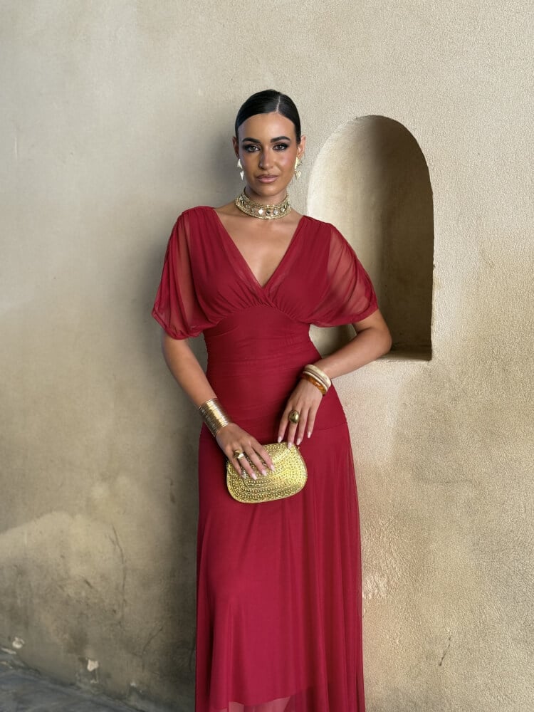 Vestido en un tono vino