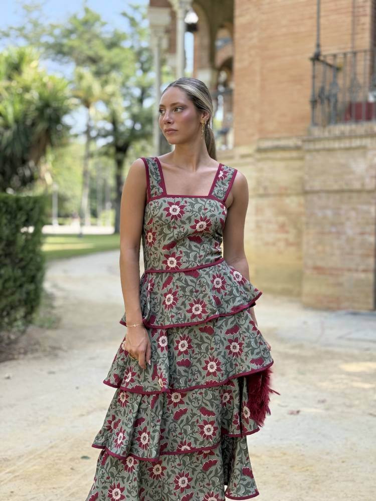 Vestido midi con estampado floral verde y burdeos para invitada