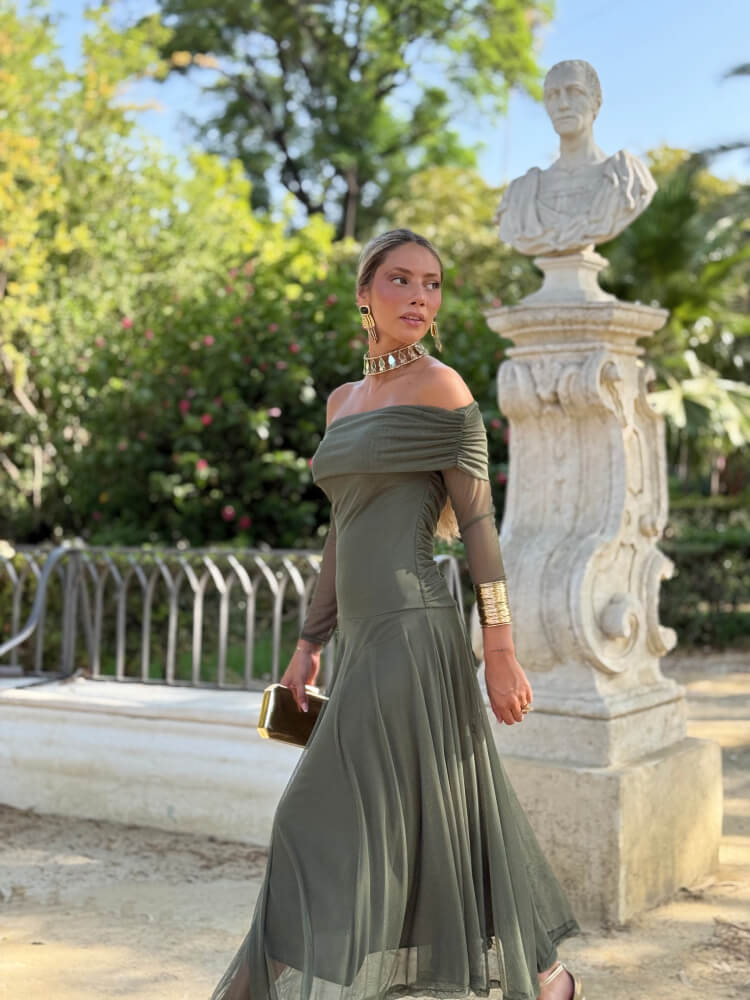 Vestido verde claro en tul elástico para invitadas
